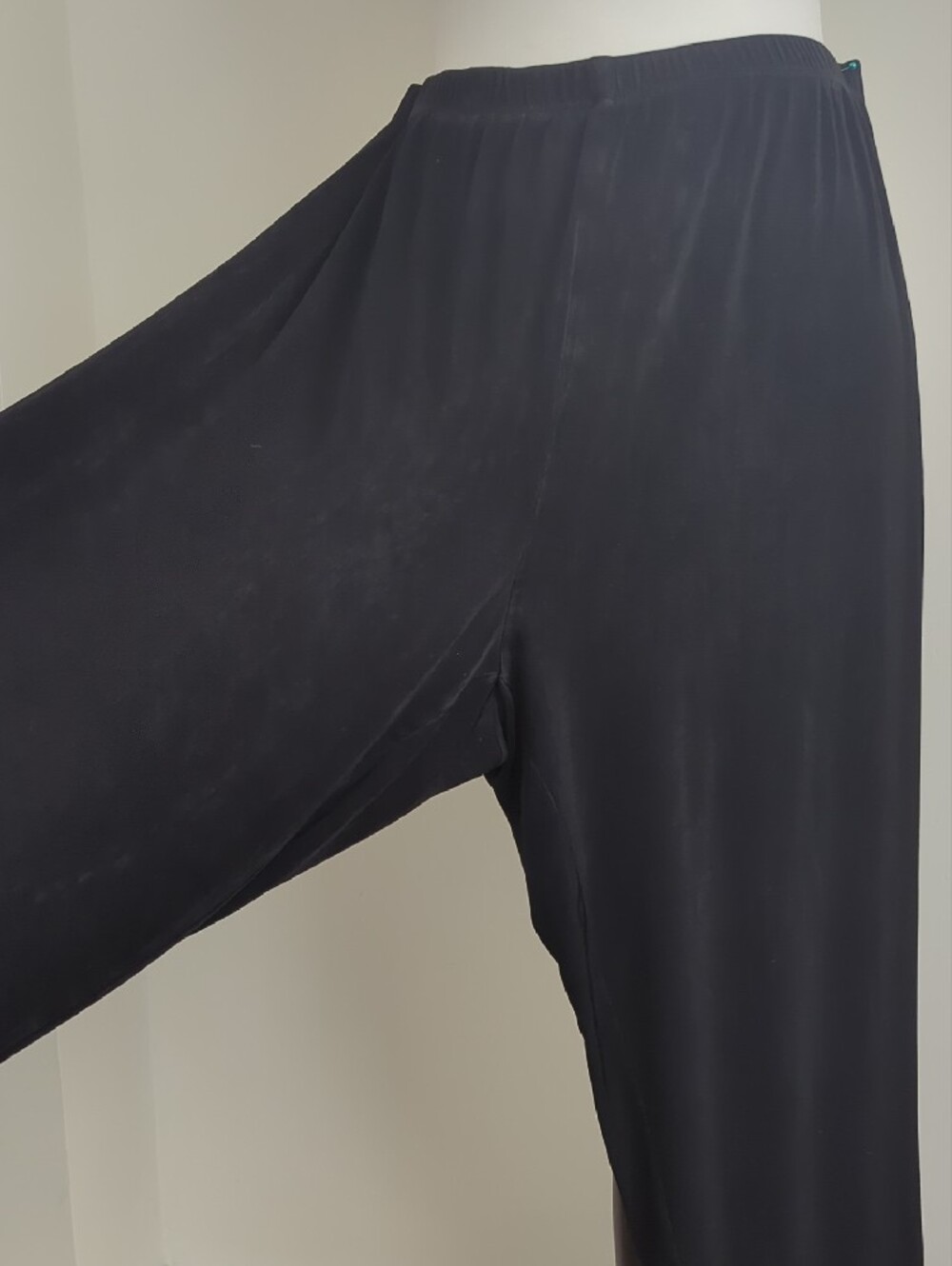 Chico's Travelers Black Slinky Cropped Wide Leg Pull On Pants Size 3 XL